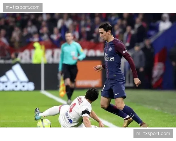 从利物浦替补到里昂核心泰勒莫顿在法甲迎来重生,坐稳主力助球队冲击欧冠资格 从利物浦替补到里昂核心泰勒莫顿在法甲迎来重生,坐稳主力助球队冲击欧冠资格