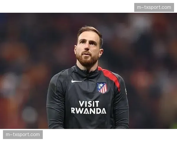 特写:老将哲科替补登场,迎来个人第100场欧冠比赛 特写:老将哲科替补登场,迎来个人第100场欧冠比赛