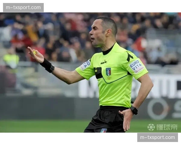 联赛与裁判委员会召开研讨会，统一对突破中“进攻犯规”的吹罚尺度